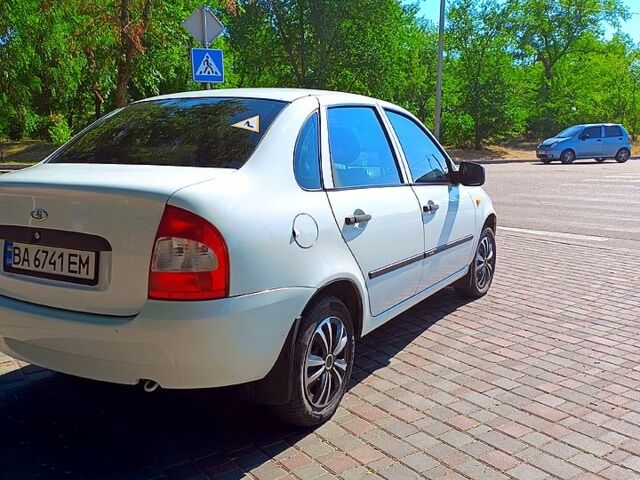Белый ВАЗ Kalina, объемом двигателя 1.4 л и пробегом 117 тыс. км за 2999 $, фото 3 на Automoto.ua