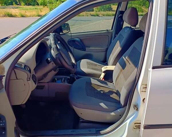 Белый ВАЗ Калина, объемом двигателя 1.4 л и пробегом 117 тыс. км за 3300 $, фото 8 на Automoto.ua