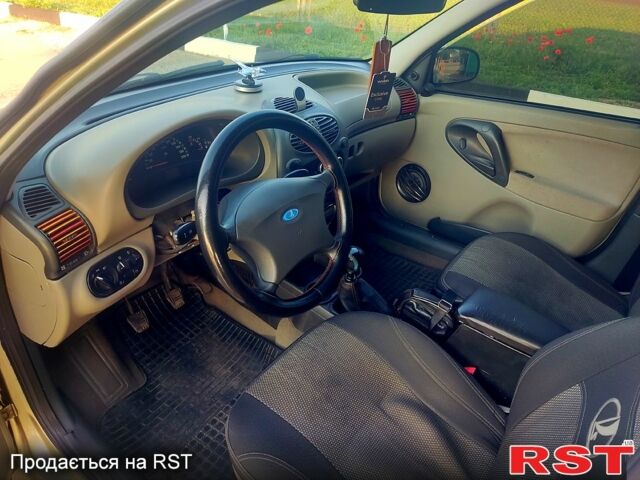 Бежевый ВАЗ Kalina, объемом двигателя 1.6 л и пробегом 140 тыс. км за 1300 $, фото 2 на Automoto.ua