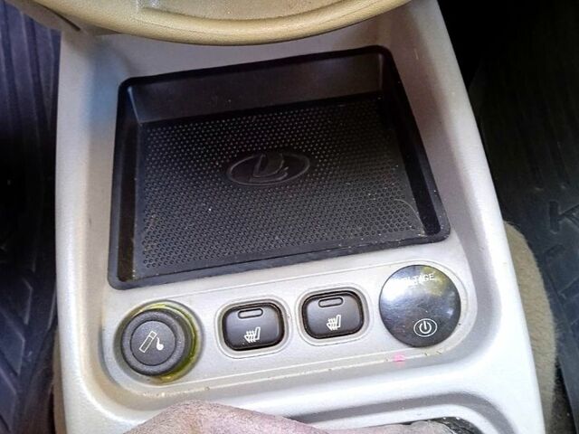 Бежевый ВАЗ Kalina, объемом двигателя 1.6 л и пробегом 149 тыс. км за 1900 $, фото 9 на Automoto.ua