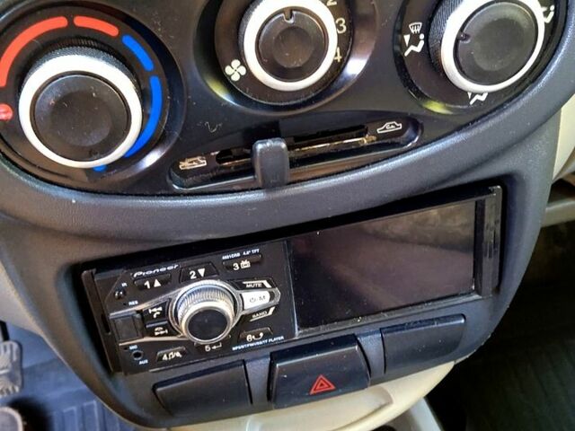 Бежевый ВАЗ Kalina, объемом двигателя 1.6 л и пробегом 149 тыс. км за 1900 $, фото 7 на Automoto.ua