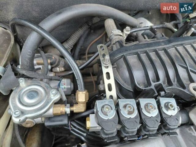 Бежевий ВАЗ Калина, об'ємом двигуна 1.6 л та пробігом 155 тис. км за 2100 $, фото 13 на Automoto.ua