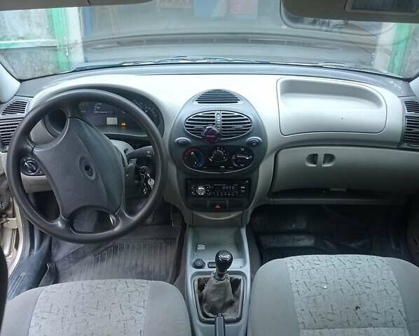 Бежевый ВАЗ Калина, объемом двигателя 1.6 л и пробегом 220 тыс. км за 1800 $, фото 3 на Automoto.ua