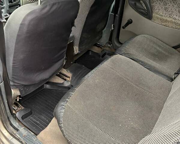 Бежевый ВАЗ Калина, объемом двигателя 1.6 л и пробегом 155 тыс. км за 1950 $, фото 11 на Automoto.ua