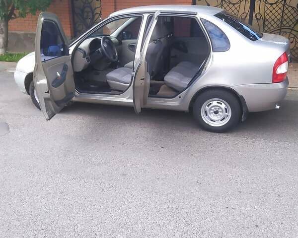 Бежевый ВАЗ Калина, объемом двигателя 1.6 л и пробегом 54 тыс. км за 2500 $, фото 16 на Automoto.ua