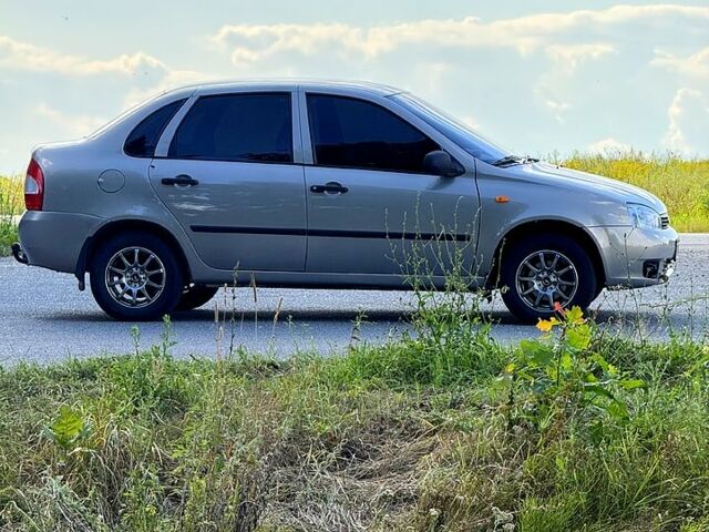 Бежевый ВАЗ Kalina, объемом двигателя 1.6 л и пробегом 184 тыс. км за 3000 $, фото 2 на Automoto.ua