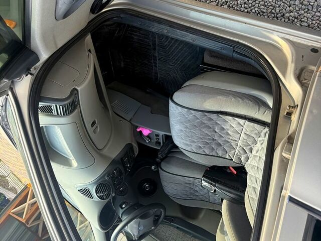 Бежевый ВАЗ Kalina, объемом двигателя 1.6 л и пробегом 150 тыс. км за 1500 $, фото 2 на Automoto.ua