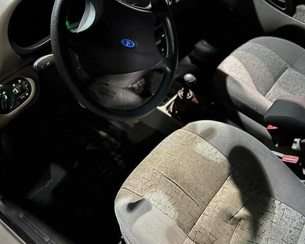 Бежевий ВАЗ Калина, об'ємом двигуна 1.6 л та пробігом 237 тис. км за 1800 $, фото 3 на Automoto.ua