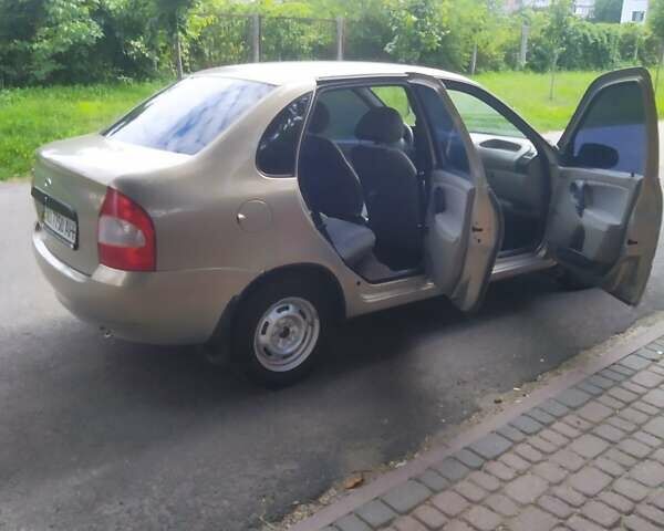 Бежевый ВАЗ Калина, объемом двигателя 1.6 л и пробегом 54 тыс. км за 2500 $, фото 13 на Automoto.ua