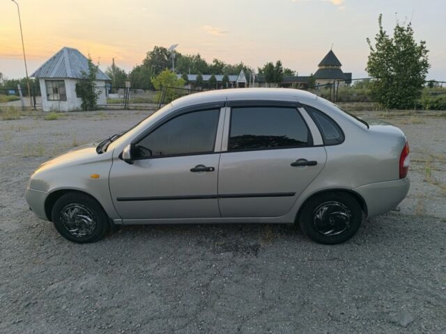 Бежевый ВАЗ Калина, объемом двигателя 1.6 л и пробегом 140 тыс. км за 2200 $, фото 1 на Automoto.ua