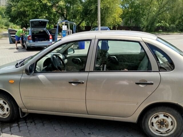 Бежевий ВАЗ Калина, об'ємом двигуна 1.6 л та пробігом 87 тис. км за 2300 $, фото 1 на Automoto.ua