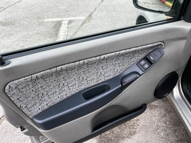 Бежевый ВАЗ Калина, объемом двигателя 1.6 л и пробегом 100 тыс. км за 2600 $, фото 13 на Automoto.ua