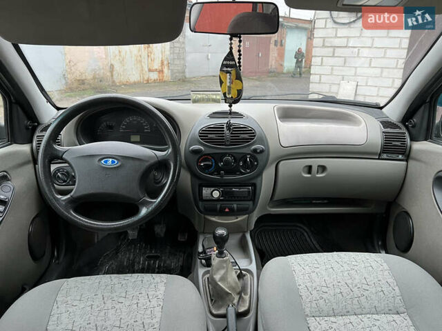 Бежевый ВАЗ Калина, объемом двигателя 1.6 л и пробегом 137 тыс. км за 1900 $, фото 10 на Automoto.ua