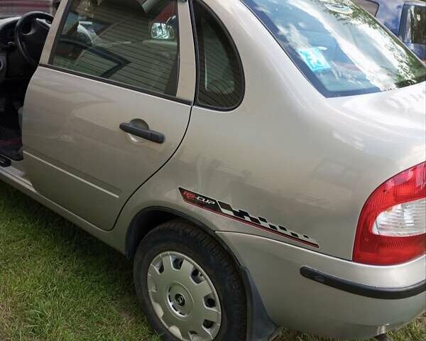 Бежевий ВАЗ Калина, об'ємом двигуна 1.6 л та пробігом 100 тис. км за 2000 $, фото 3 на Automoto.ua