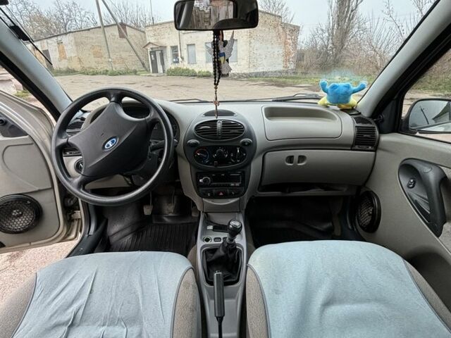 Бежевий ВАЗ Калина, об'ємом двигуна 1.6 л та пробігом 112 тис. км за 2750 $, фото 8 на Automoto.ua