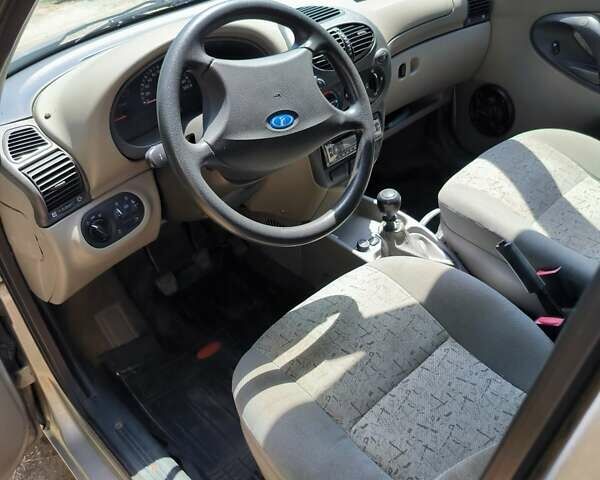 Бежевый ВАЗ Калина, объемом двигателя 1.6 л и пробегом 105 тыс. км за 1600 $, фото 4 на Automoto.ua