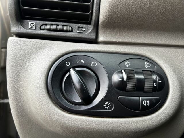 Бежевый ВАЗ Калина, объемом двигателя 1.6 л и пробегом 100 тыс. км за 2600 $, фото 16 на Automoto.ua