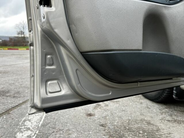 Бежевый ВАЗ Калина, объемом двигателя 1.6 л и пробегом 100 тыс. км за 2600 $, фото 19 на Automoto.ua