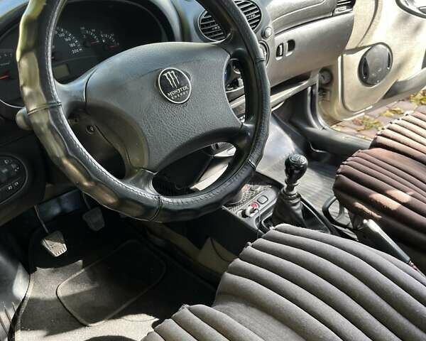 Бежевый ВАЗ Калина, объемом двигателя 1.6 л и пробегом 328 тыс. км за 2500 $, фото 5 на Automoto.ua