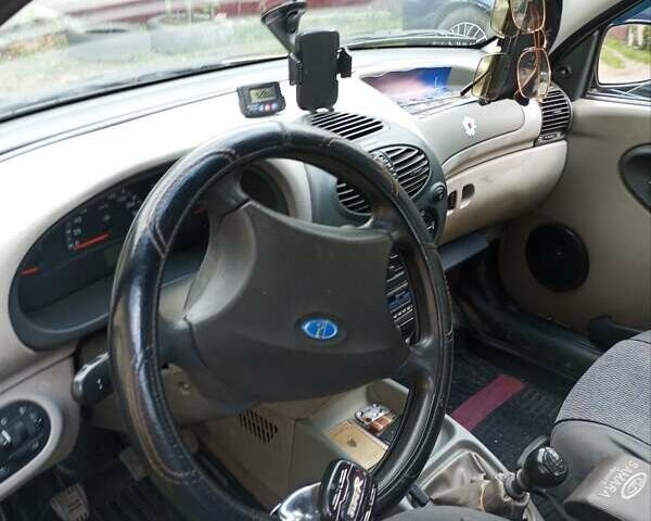 Бежевий ВАЗ Калина, об'ємом двигуна 1.6 л та пробігом 100 тис. км за 2000 $, фото 10 на Automoto.ua