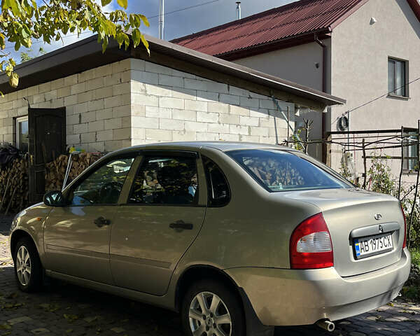 Бежевый ВАЗ Калина, объемом двигателя 1.6 л и пробегом 328 тыс. км за 2500 $, фото 4 на Automoto.ua