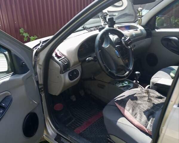 Бежевий ВАЗ Калина, об'ємом двигуна 1.6 л та пробігом 100 тис. км за 2000 $, фото 7 на Automoto.ua