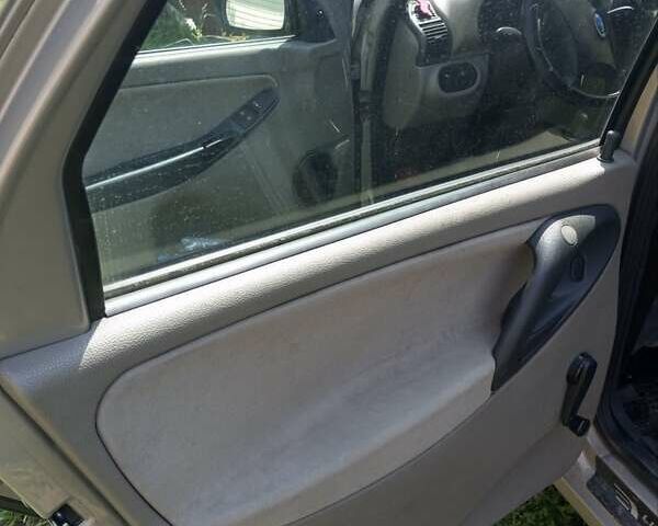 Бежевий ВАЗ Калина, об'ємом двигуна 1.6 л та пробігом 100 тис. км за 2000 $, фото 9 на Automoto.ua