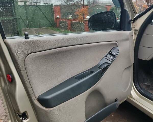 Бежевый ВАЗ Калина, объемом двигателя 1.6 л и пробегом 160 тыс. км за 1850 $, фото 17 на Automoto.ua