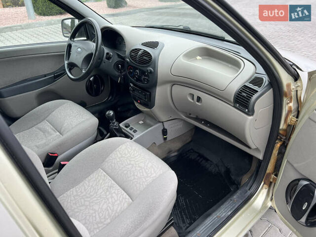 Бежевый ВАЗ Калина, объемом двигателя 1.4 л и пробегом 81 тыс. км за 2150 $, фото 30 на Automoto.ua