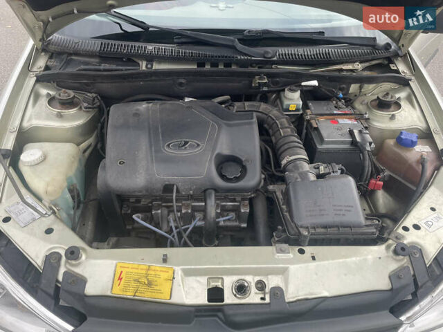 Бежевий ВАЗ Калина, об'ємом двигуна 1.6 л та пробігом 91 тис. км за 2999 $, фото 16 на Automoto.ua