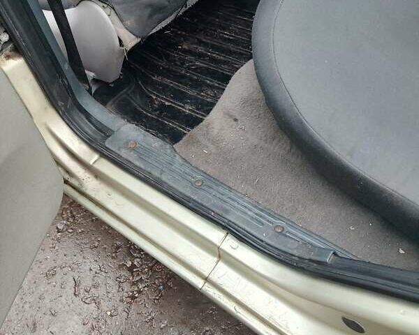 Бежевый ВАЗ Калина, объемом двигателя 1.6 л и пробегом 160 тыс. км за 1850 $, фото 24 на Automoto.ua