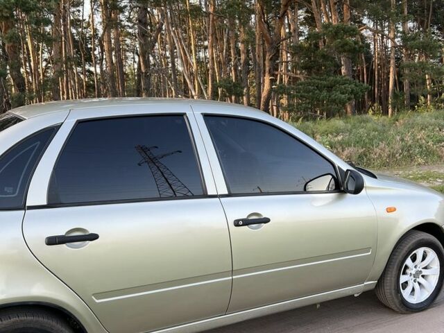 Бежевый ВАЗ Калина, объемом двигателя 1.4 л и пробегом 262 тыс. км за 2100 $, фото 5 на Automoto.ua