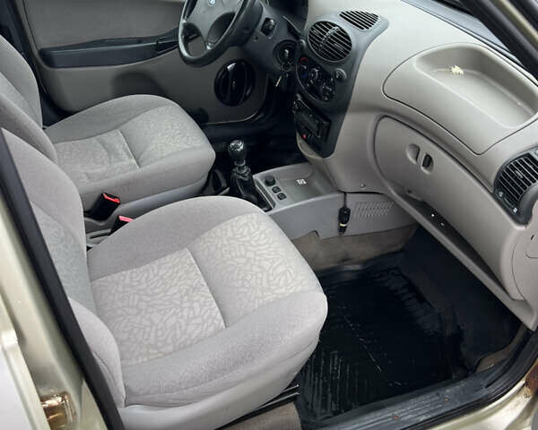 Бежевый ВАЗ Калина, объемом двигателя 1.4 л и пробегом 81 тыс. км за 2150 $, фото 31 на Automoto.ua