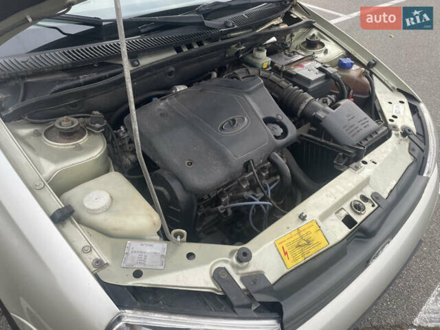 Бежевий ВАЗ Калина, об'ємом двигуна 1.6 л та пробігом 91 тис. км за 2999 $, фото 15 на Automoto.ua