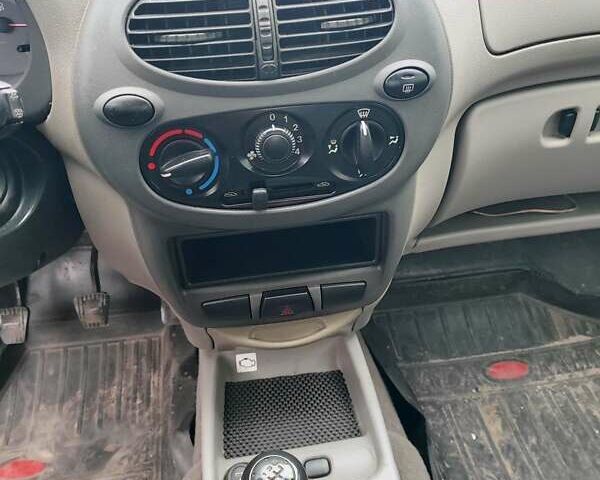 Бежевый ВАЗ Калина, объемом двигателя 1.6 л и пробегом 160 тыс. км за 1850 $, фото 19 на Automoto.ua