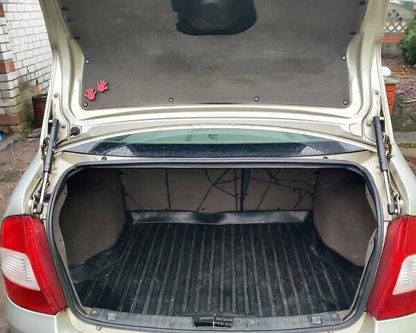 Бежевый ВАЗ Калина, объемом двигателя 1.6 л и пробегом 160 тыс. км за 1850 $, фото 3 на Automoto.ua