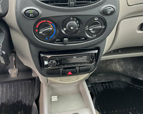 Бежевый ВАЗ Калина, объемом двигателя 1.4 л и пробегом 81 тыс. км за 2150 $, фото 25 на Automoto.ua