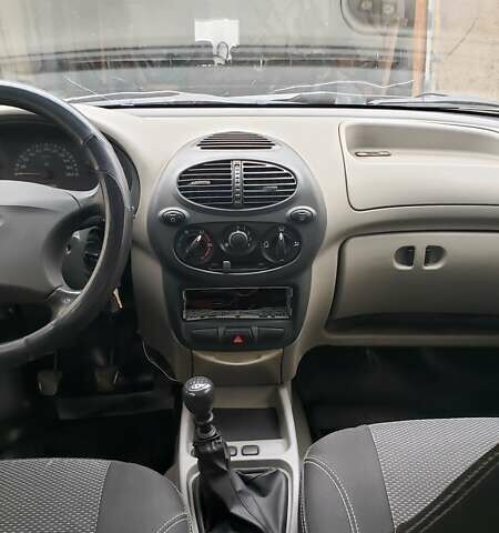 Бежевый ВАЗ Калина, объемом двигателя 1.39 л и пробегом 290 тыс. км за 1500 $, фото 5 на Automoto.ua