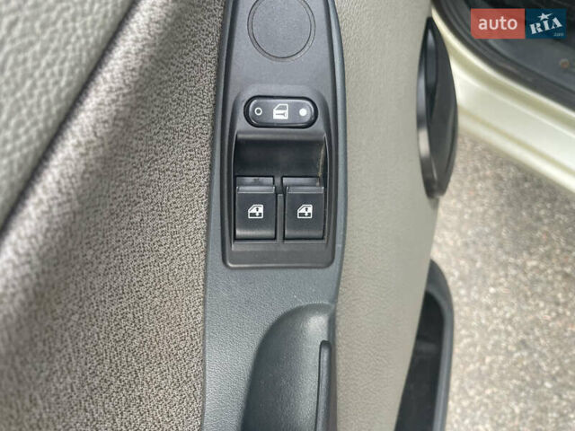 Бежевий ВАЗ Калина, об'ємом двигуна 1.6 л та пробігом 91 тис. км за 2999 $, фото 9 на Automoto.ua