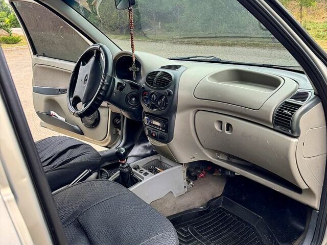 Бежевый ВАЗ Kalina, объемом двигателя 1.6 л и пробегом 212 тыс. км за 1499 $, фото 1 на Automoto.ua