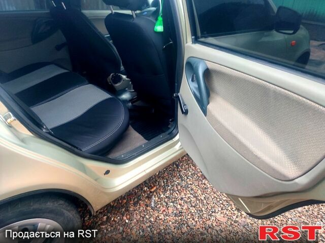 Бежевий ВАЗ Kalina, об'ємом двигуна 1.4 л та пробігом 115 тис. км за 2999 $, фото 12 на Automoto.ua