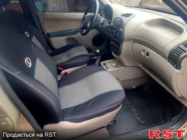 Бежевий ВАЗ Kalina, об'ємом двигуна 1.4 л та пробігом 115 тис. км за 2999 $, фото 11 на Automoto.ua