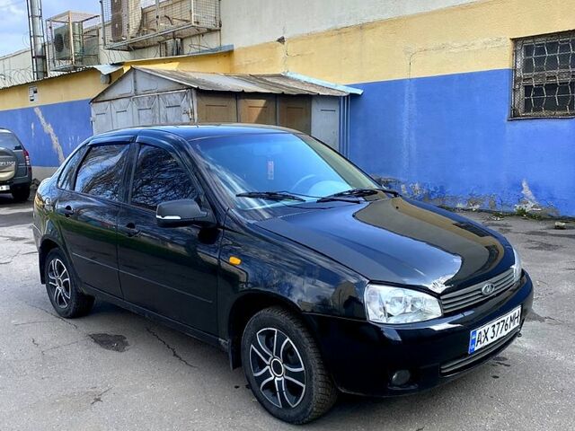 Чорний ВАЗ Kalina, об'ємом двигуна 1.4 л та пробігом 150 тис. км за 2000 $, фото 4 на Automoto.ua