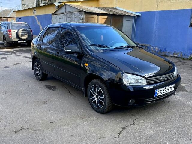 Чорний ВАЗ Kalina, об'ємом двигуна 1.4 л та пробігом 150 тис. км за 2000 $, фото 1 на Automoto.ua