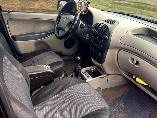 Черный ВАЗ Kalina, объемом двигателя 1.4 л и пробегом 134 тыс. км за 2200 $, фото 8 на Automoto.ua