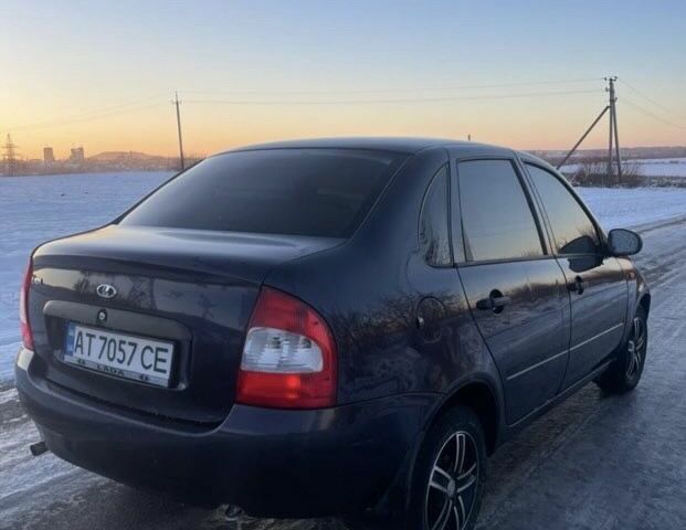 Фиолетовый ВАЗ Калина, объемом двигателя 1.6 л и пробегом 300 тыс. км за 1600 $, фото 4 на Automoto.ua