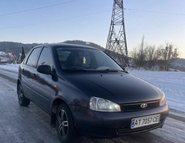 Фиолетовый ВАЗ Калина, объемом двигателя 1.6 л и пробегом 300 тыс. км за 1600 $, фото 1 на Automoto.ua