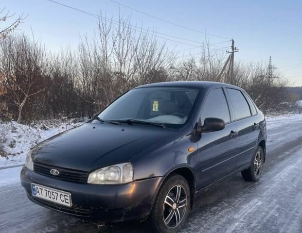 Фиолетовый ВАЗ Калина, объемом двигателя 1.6 л и пробегом 300 тыс. км за 1600 $, фото 2 на Automoto.ua