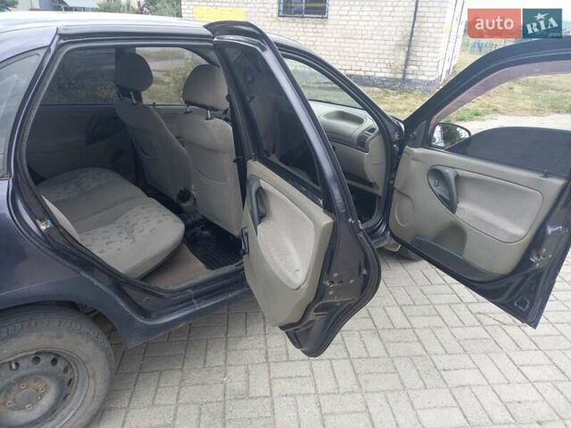 Фіолетовий ВАЗ Калина, об'ємом двигуна 1.6 л та пробігом 161 тис. км за 1700 $, фото 6 на Automoto.ua