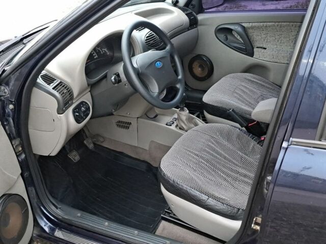 Фиолетовый ВАЗ Калина, объемом двигателя 0 л и пробегом 107 тыс. км за 2700 $, фото 4 на Automoto.ua